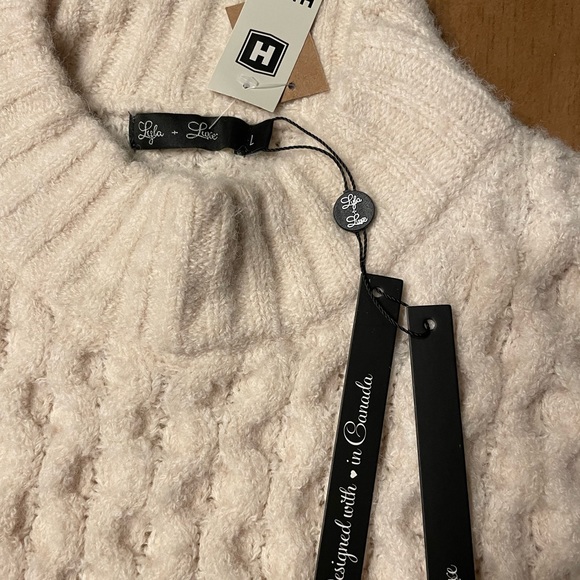 Lyla + Luxe NWT sleeveless sweater. Color cream. Size L - Picture 8 of 10